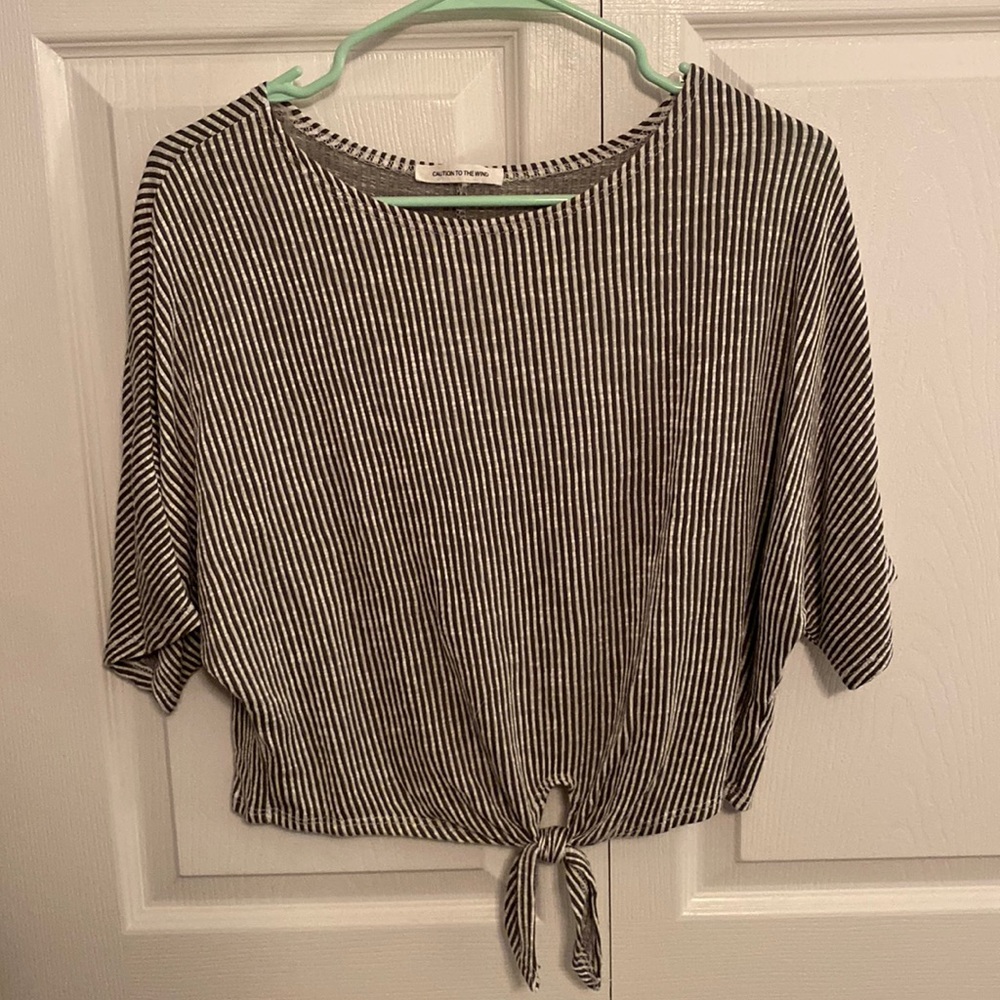 Cute tie crop